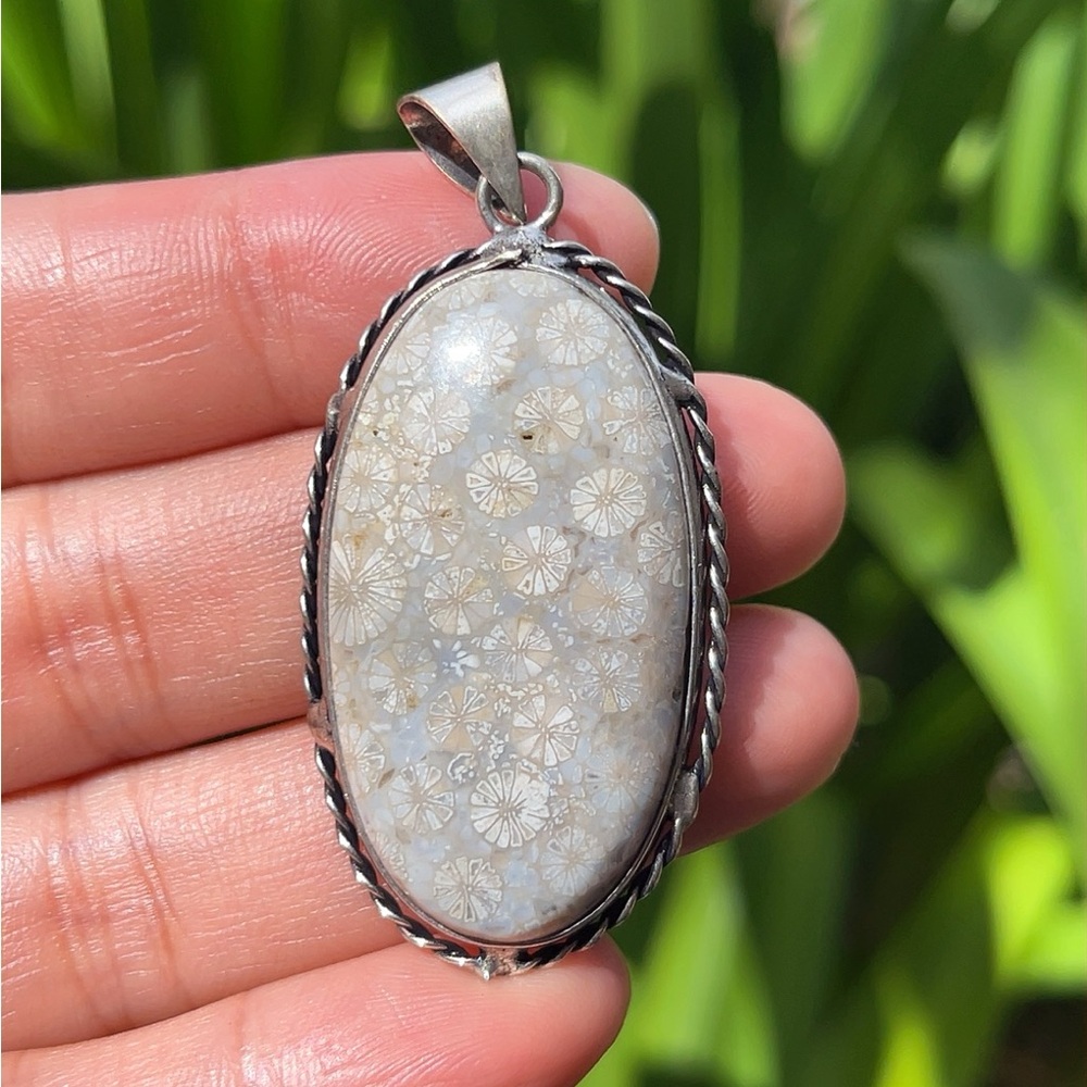 Silver plated coral‎ Jade pendant